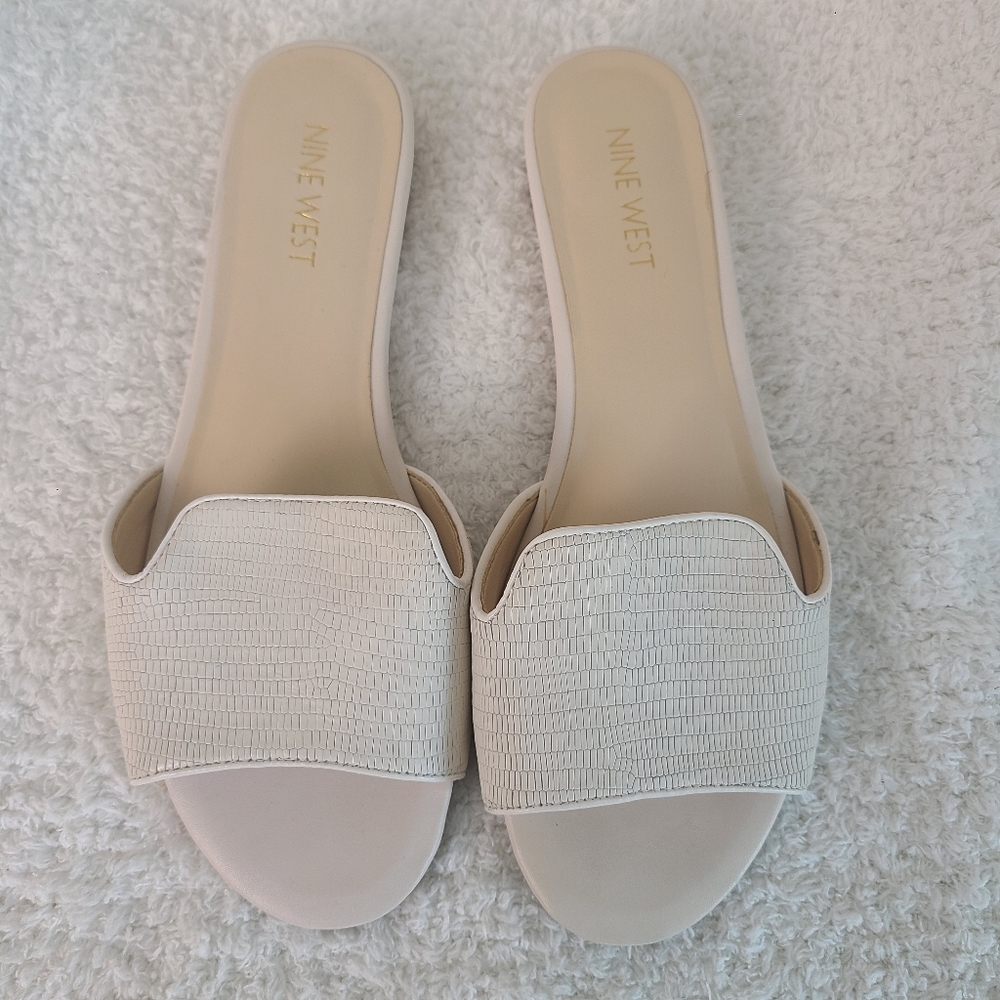 Nine West Talk to Me WHITE Reptile Effect Leather Slide On Wedge Mule Sandal 7.5